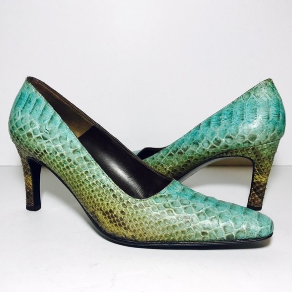 Salvatore Ferragamo US 8.5 AA Pumps - Picture 2 of 8